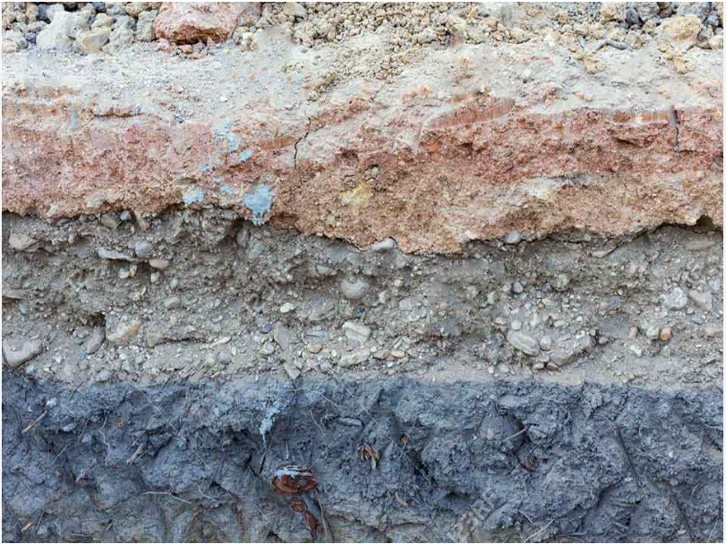 لایه های خاک در گنج یابی و حفاری