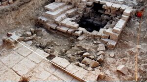 آجر در گنج یابی نشانه چیست؟